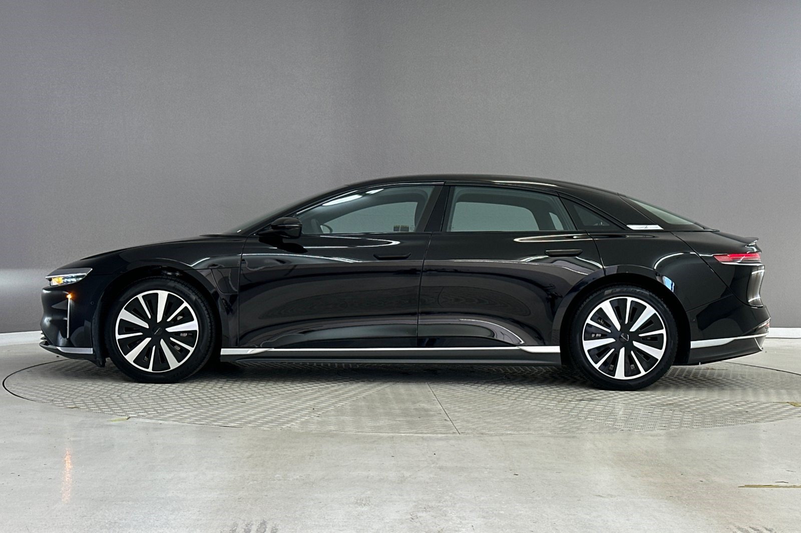 Used 2023 Lucid Air Pure AWD/4WD image 2