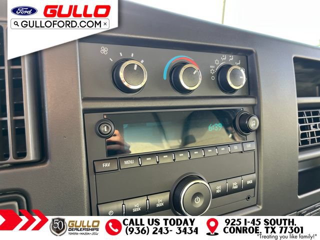 Used 2022 Chevrolet Express 3500 w/ Driver Convenience Package RWD image 19
