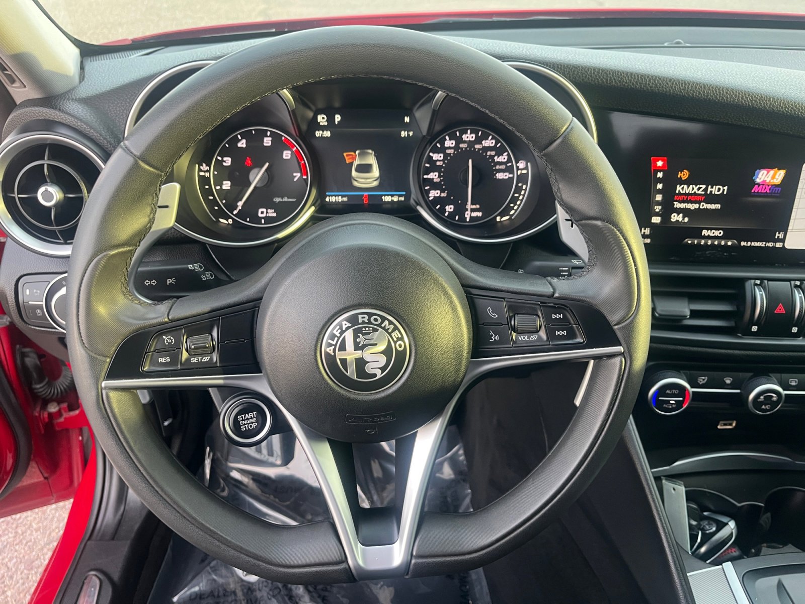Used 2018 Alfa Romeo Giulia Base image 9