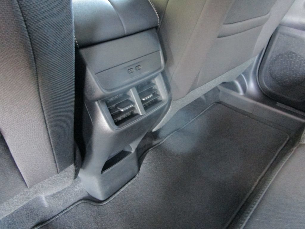 New 2026 GMC Terrain Elevation w/ Technology Package II FWD image 17