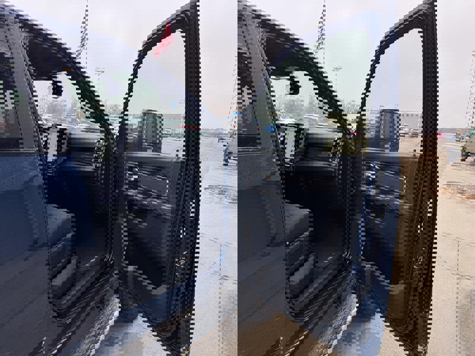 Used 2024 RAM 2500 Big Horn w/ Sport Appearance Package image 29