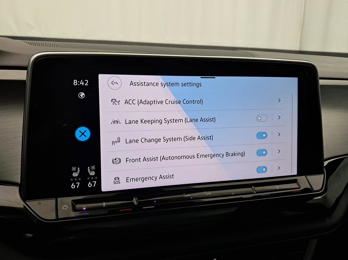 Used 2025 Volkswagen Atlas Cross Sport SE image 22