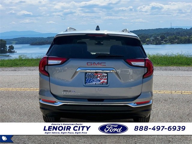 Used 2024 GMC Terrain SLT image 6