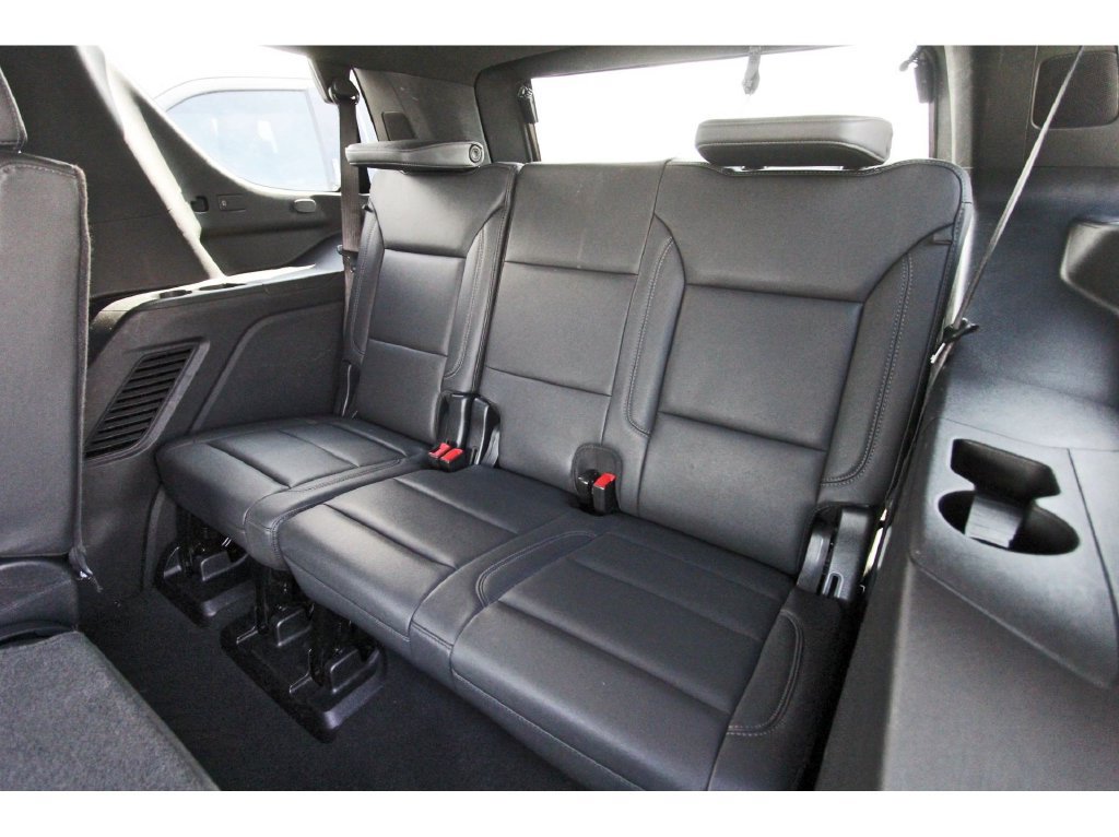 Used 2025 Chevrolet Tahoe LT RWD image 13
