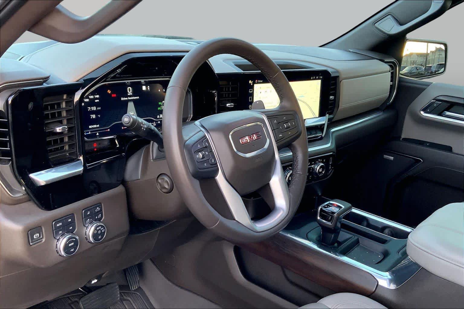 Used 2023 GMC Sierra 1500 SLT w/ SLT Premium Package AWD/4WD image 17