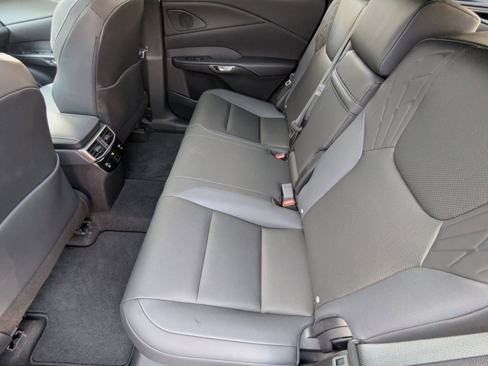 Used 2024 Lexus RX 350 Premium image 23