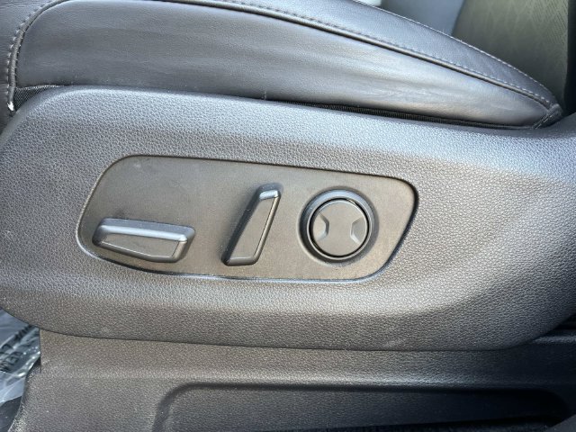 Used 2024 Kia Carnival LX FWD image 8