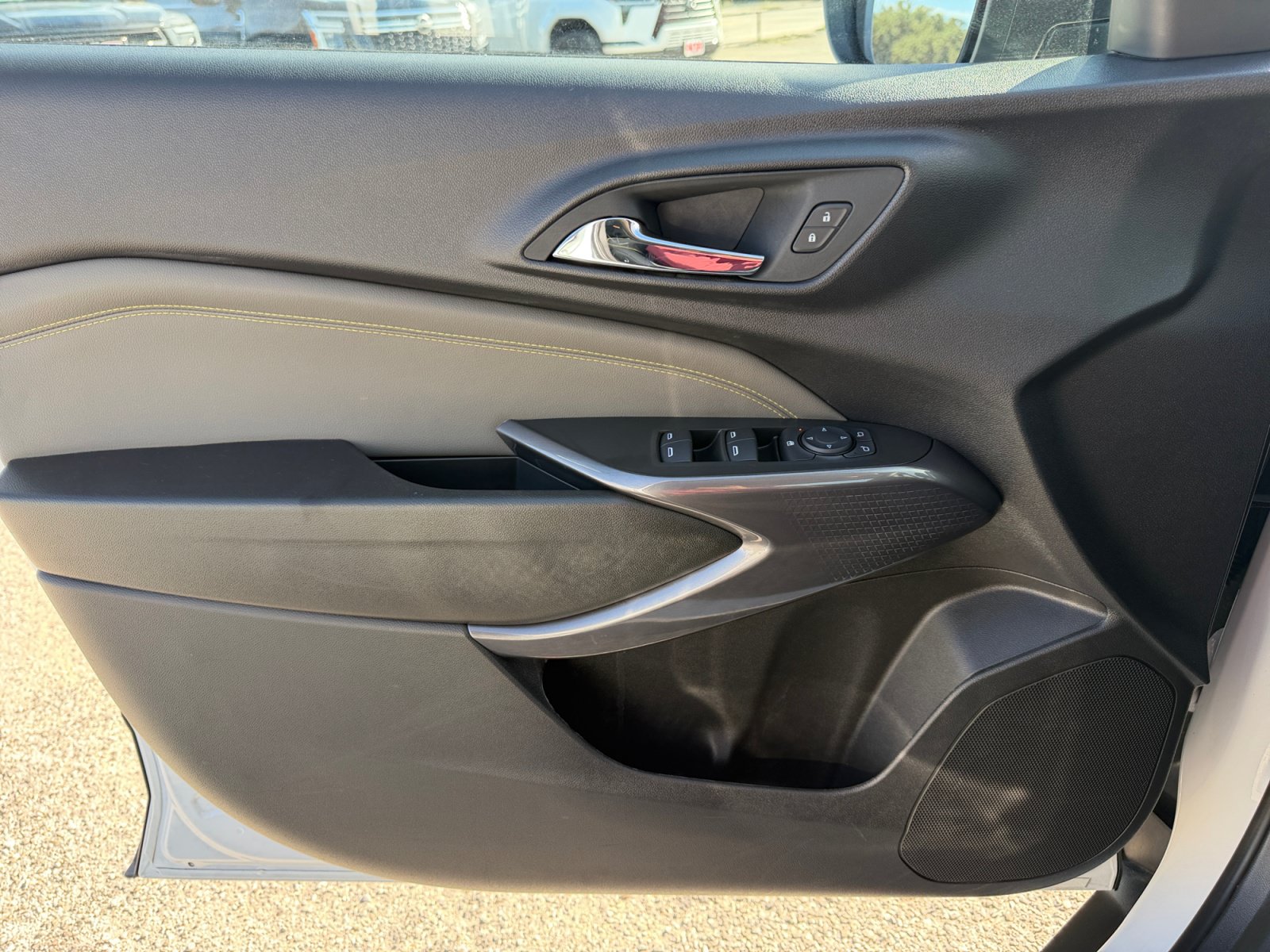 Certified 2025 Chevrolet Trax ACTIV w/ Sunroof Package FWD image 22