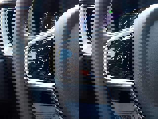 Certified 2025 Volvo XC60 B5 Plus image 15