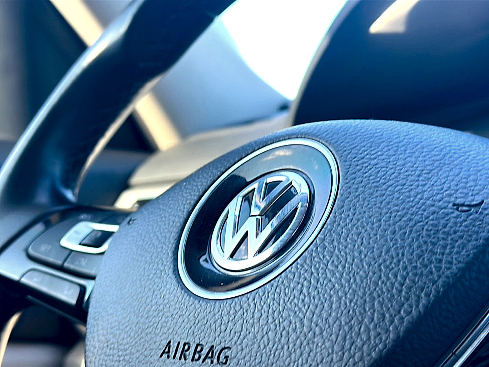 Used 2018 Volkswagen Atlas SEL w/ R-Line Package AWD/4WD image 33