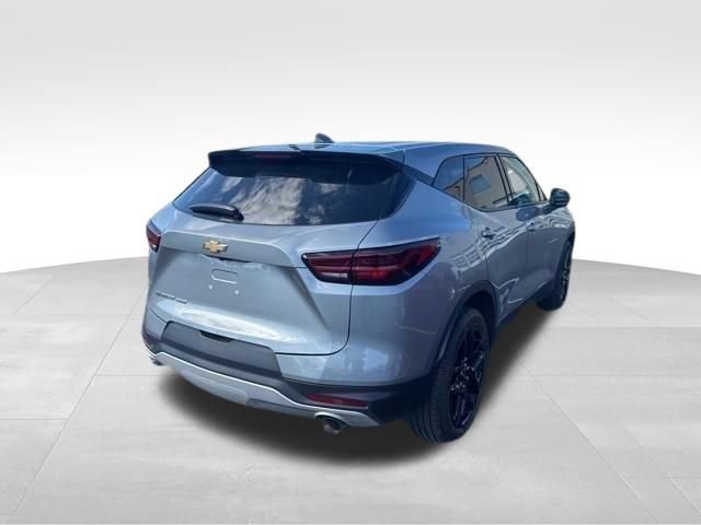 Used 2023 Chevrolet Blazer LT w/ Driver Confidence Package image 4