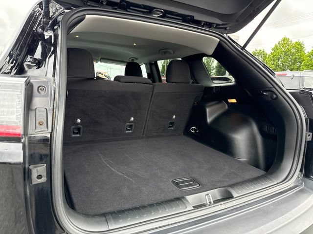 Used 2019 Jeep Cherokee Latitude w/ Popular Appearance Group AWD/4WD image 15