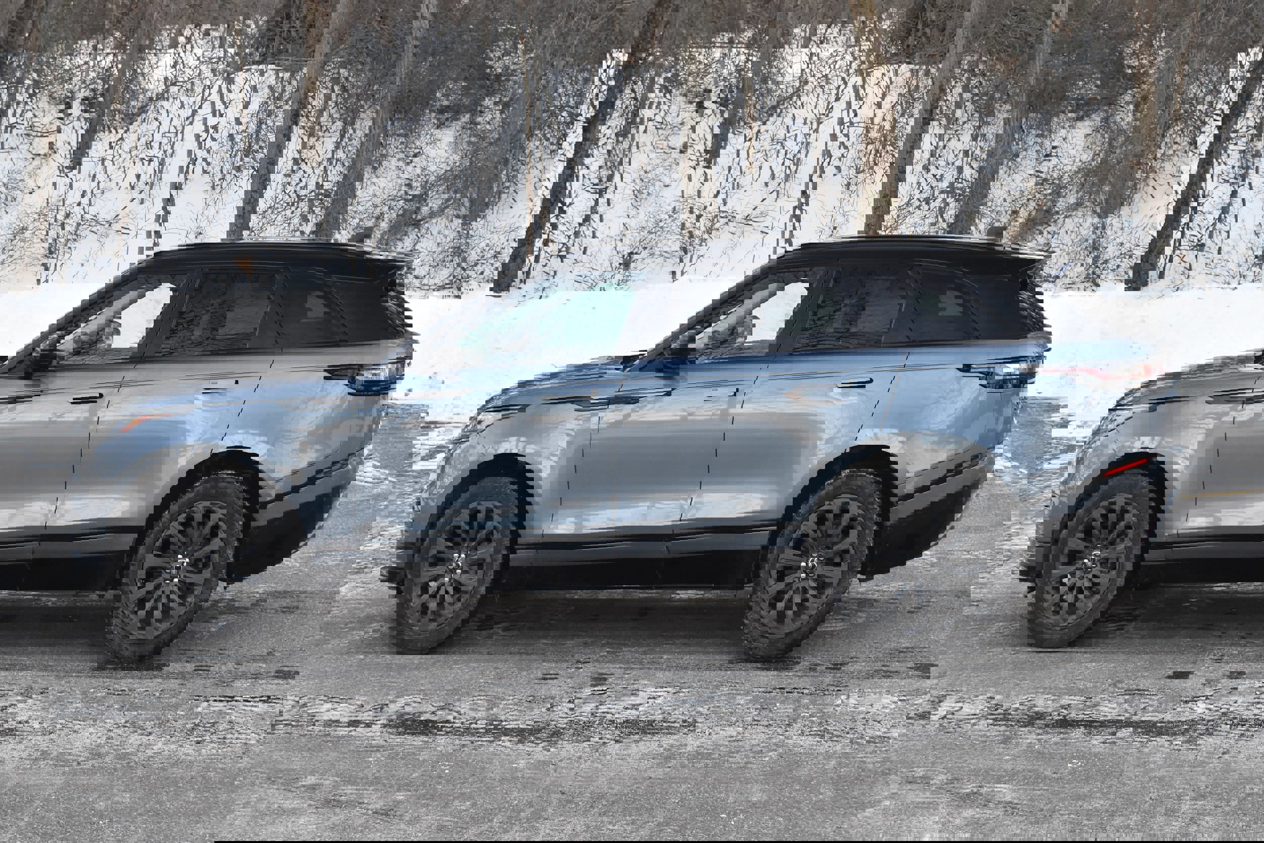 Used 2019 Land Rover Range Rover Velar R-Dynamic SE AWD/4WD image 4