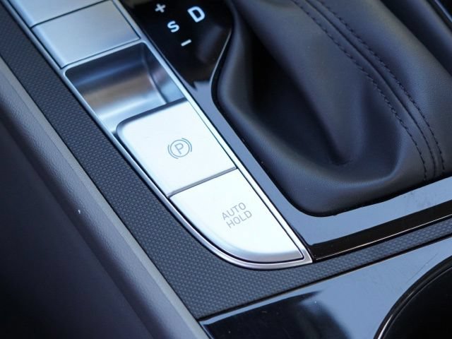 Used 2025 Hyundai Elantra Hybrid FWD image 29