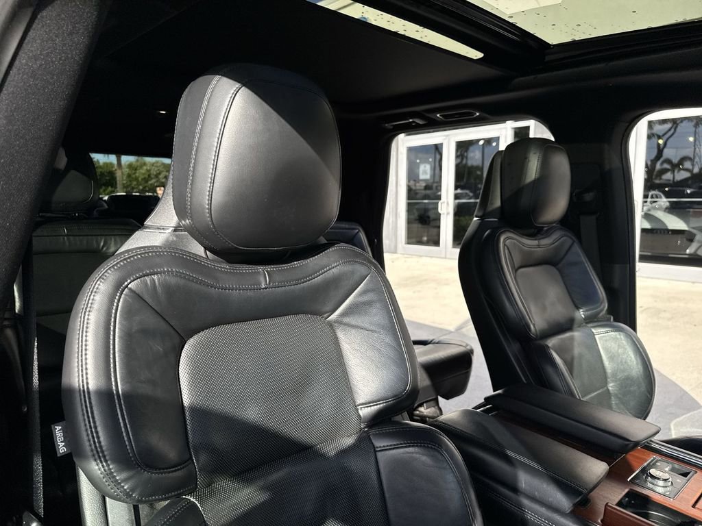 Used 2020 Lincoln Navigator L Reserve w/ Luxury Package AWD/4WD image 46