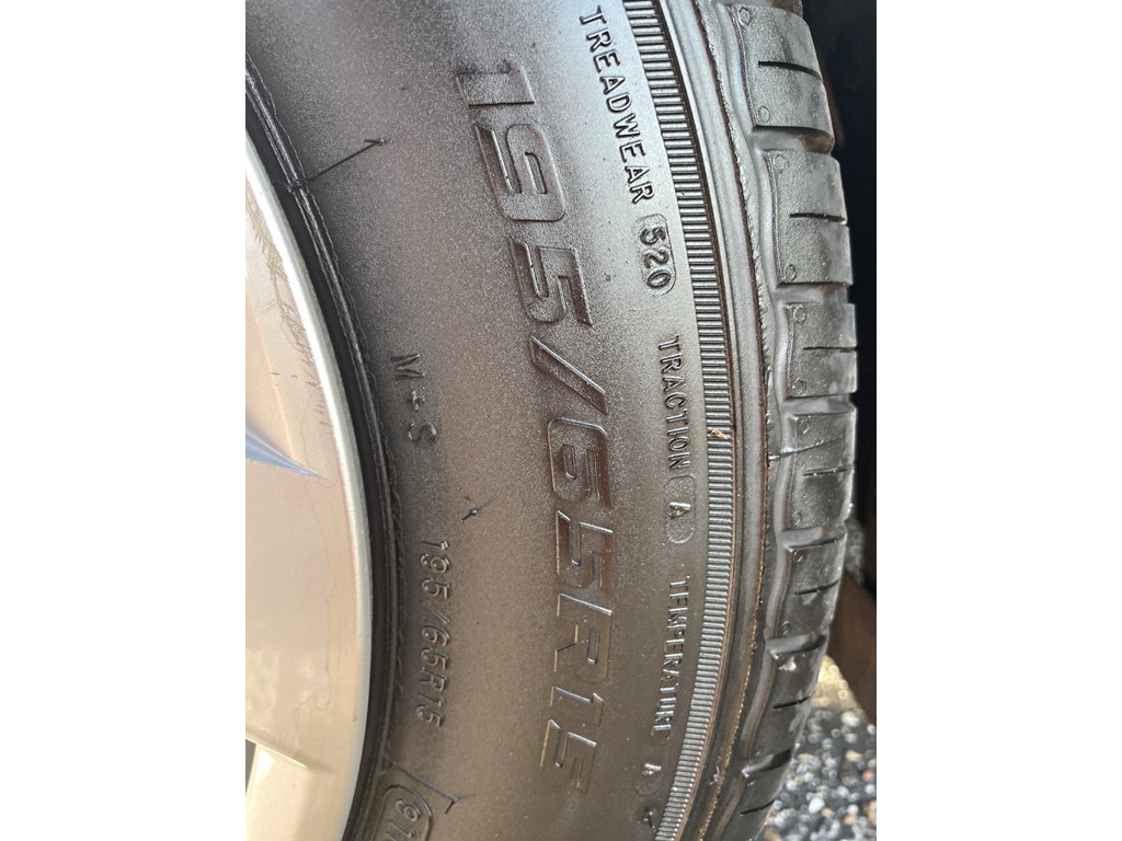 Used 2022 Nissan Versa S image 25