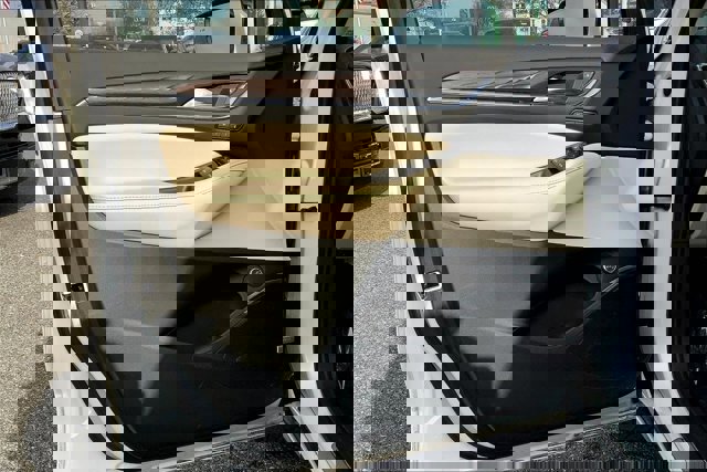 Used 2023 Buick Enclave Avenir w/ Avenir Technology Package image 23