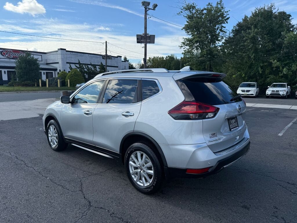 Used 2020 Nissan Rogue SV AWD/4WD image 5