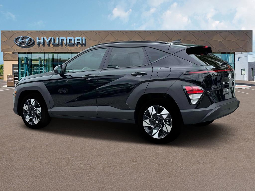 Used 2025 Hyundai Kona SEL image 4