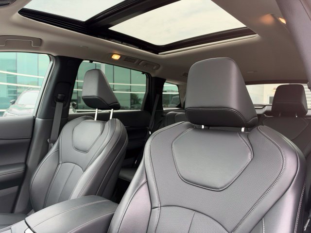 Certified 2026 INFINITI QX60 Luxe w/ Cargo Package AWD/4WD image 11