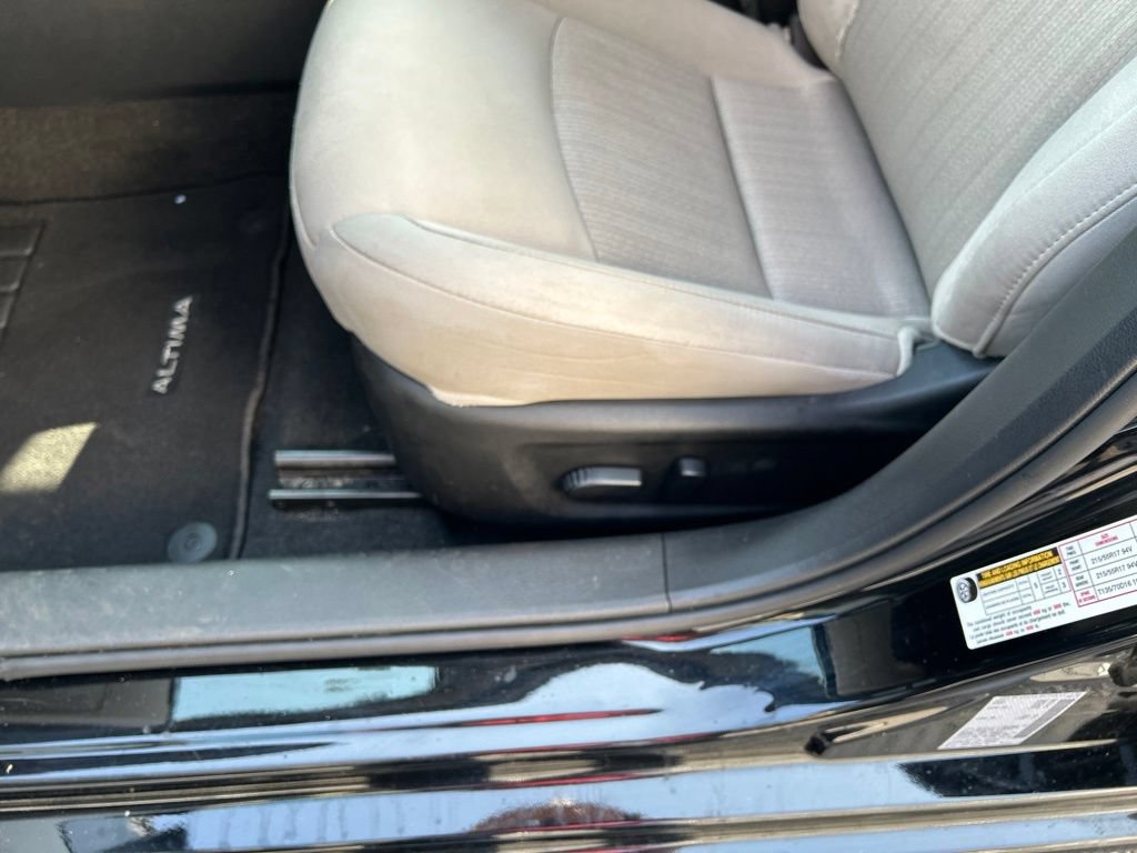 Certified 2025 Nissan Altima 2.5 SV FWD image 18