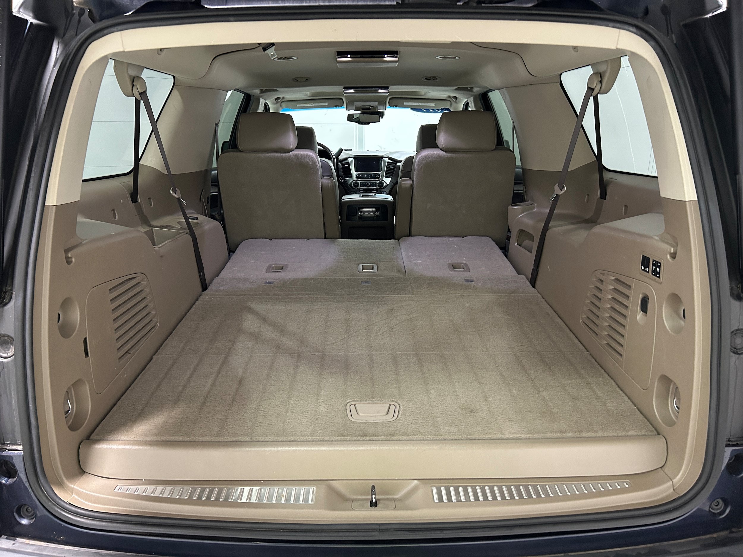 Used 2017 Chevrolet Suburban Premier AWD/4WD image 36