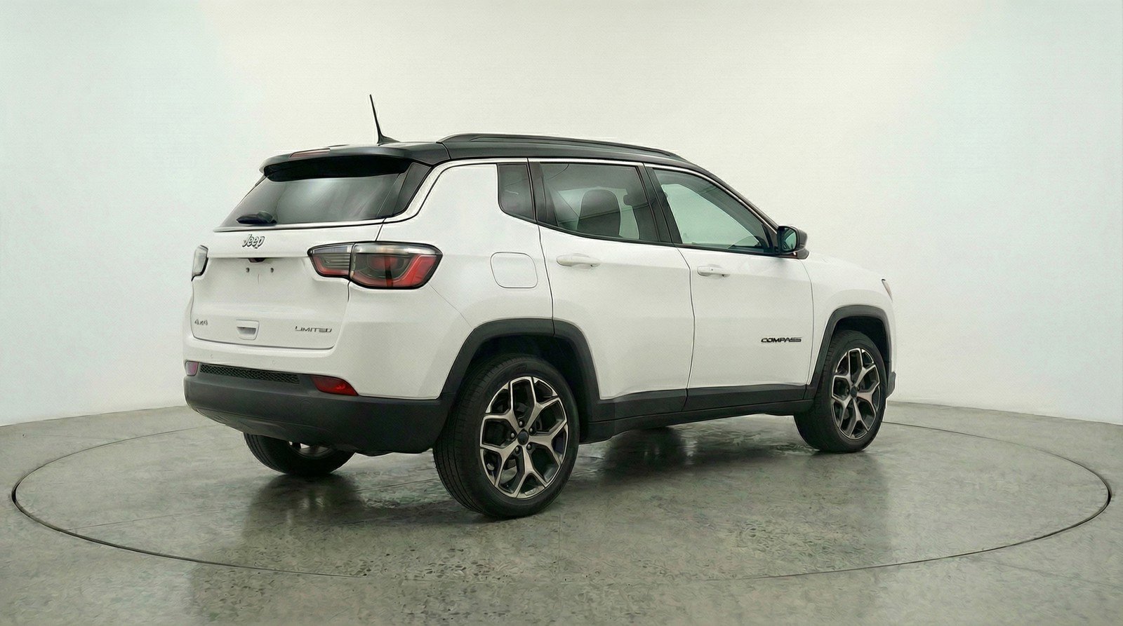 Used 2025 Jeep Compass Limited image 9