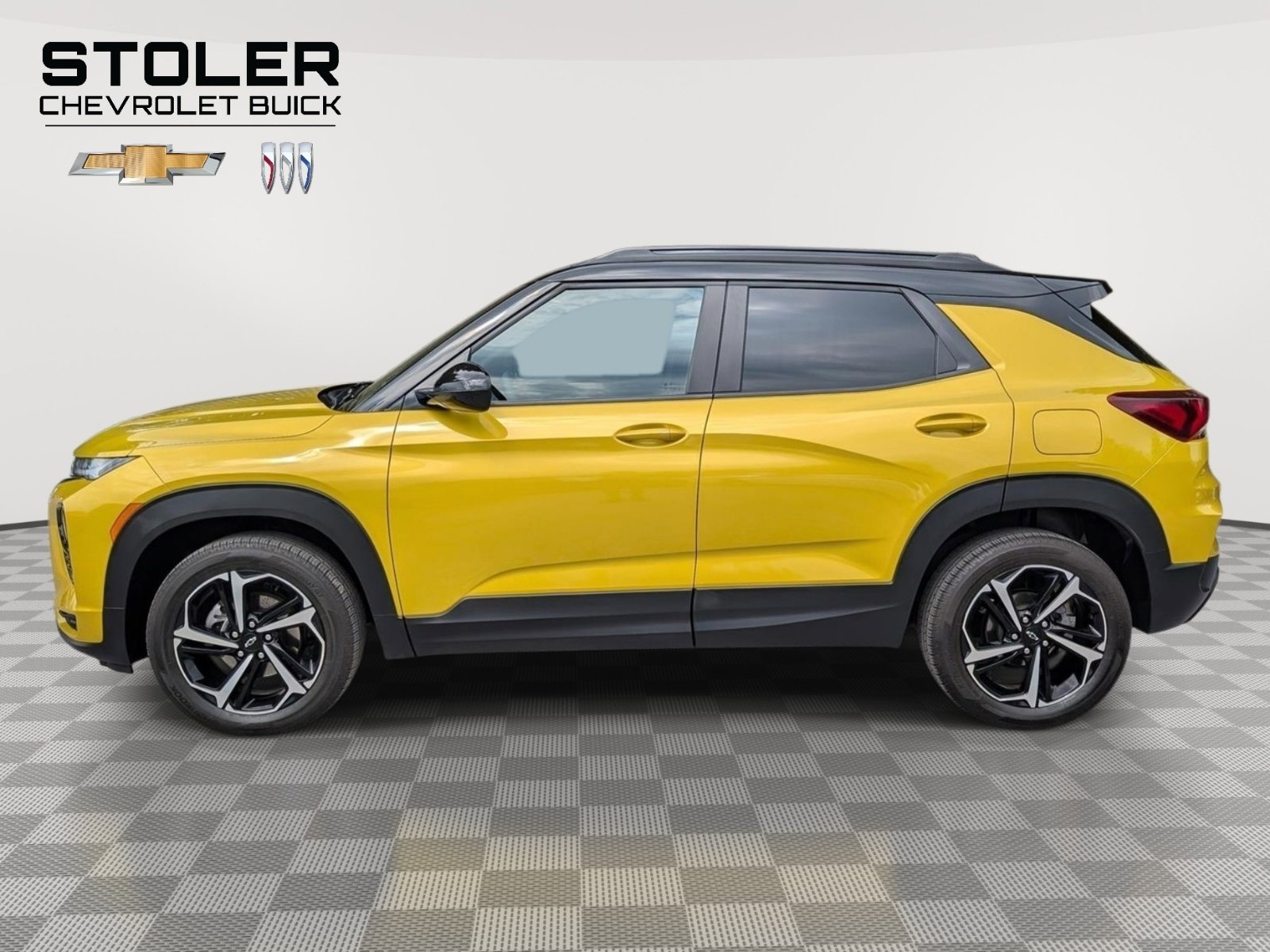 Used 2023 Chevrolet TrailBlazer RS w/ Sun and Liftgate Package AWD/4WD image 2