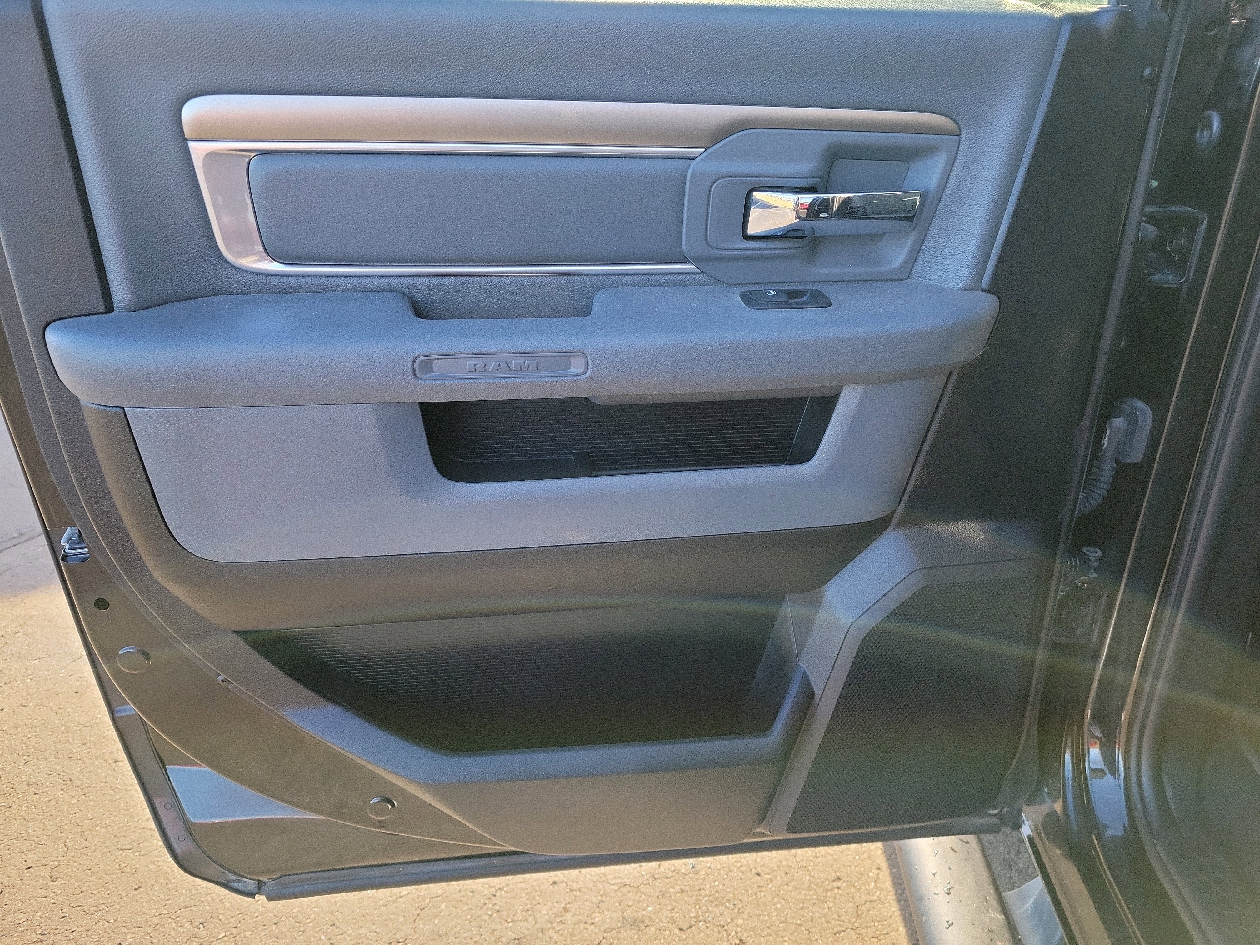 Used 2017 RAM 2500 Big Horn w/ Sport Appearance Group image 12