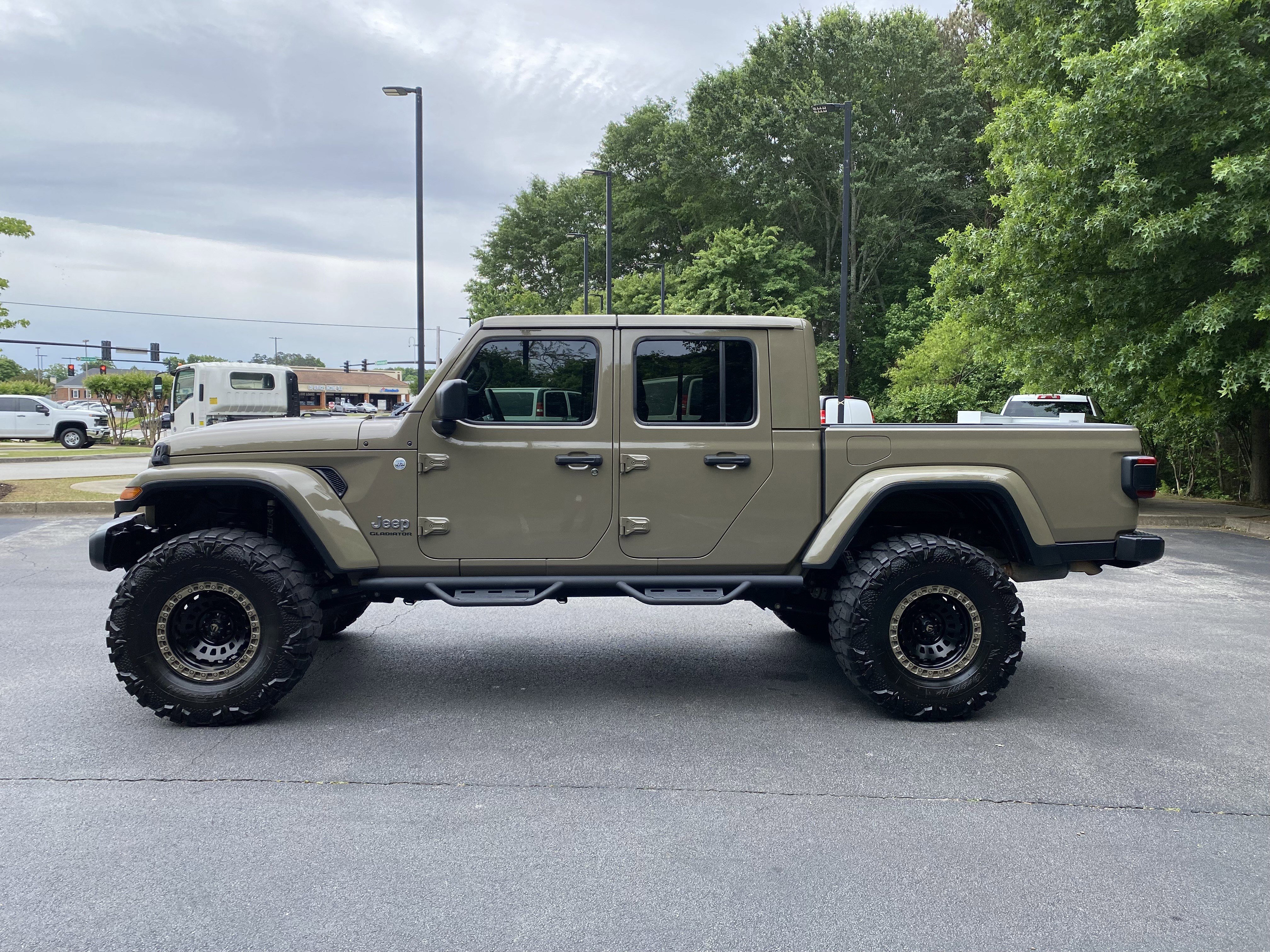 Used 2020 Jeep Gladiator Overland w/ Popular Equipment Package AWD/4WD image 6