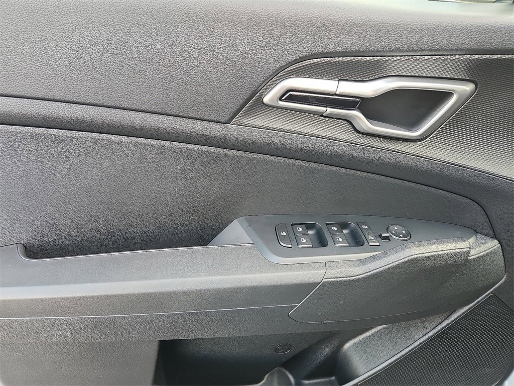 Certified 2025 Kia Sportage LX image 13