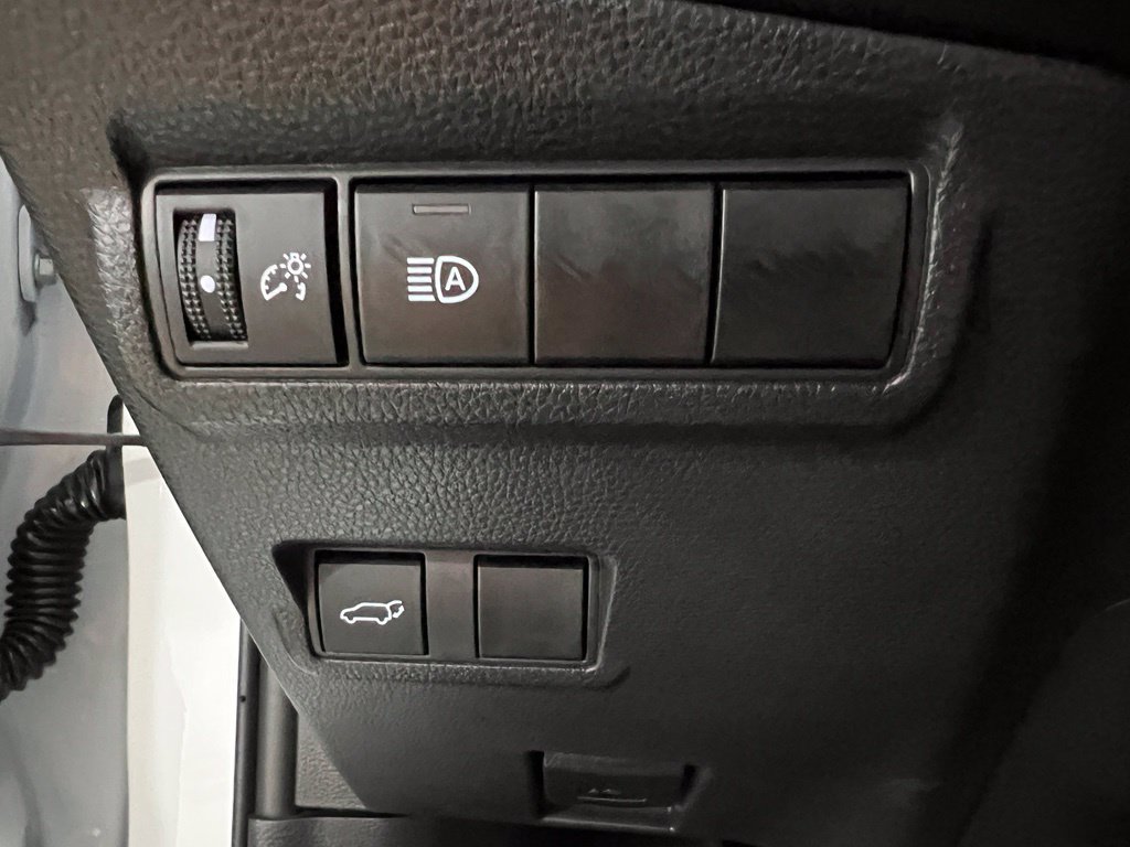 Certified 2025 Toyota Corolla Cross XLE w/ Convenience Package AWD/4WD image 39