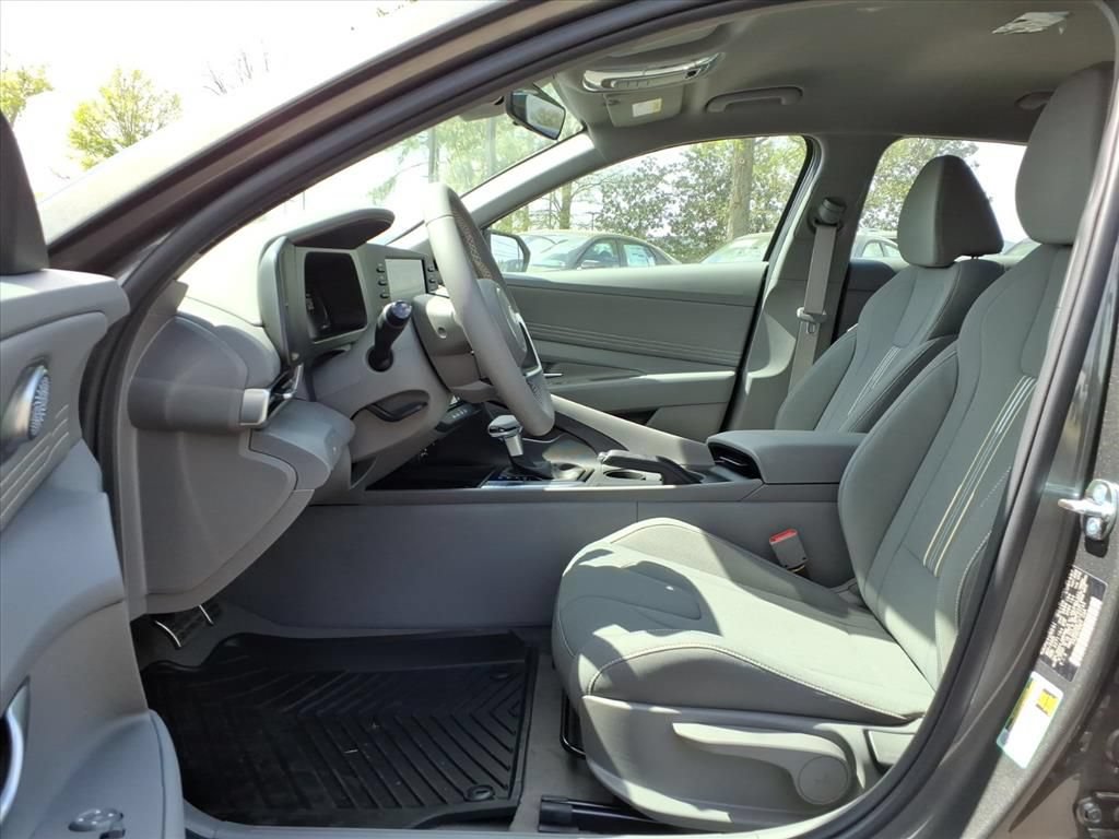 New 2026 Hyundai Elantra Sport FWD image 27