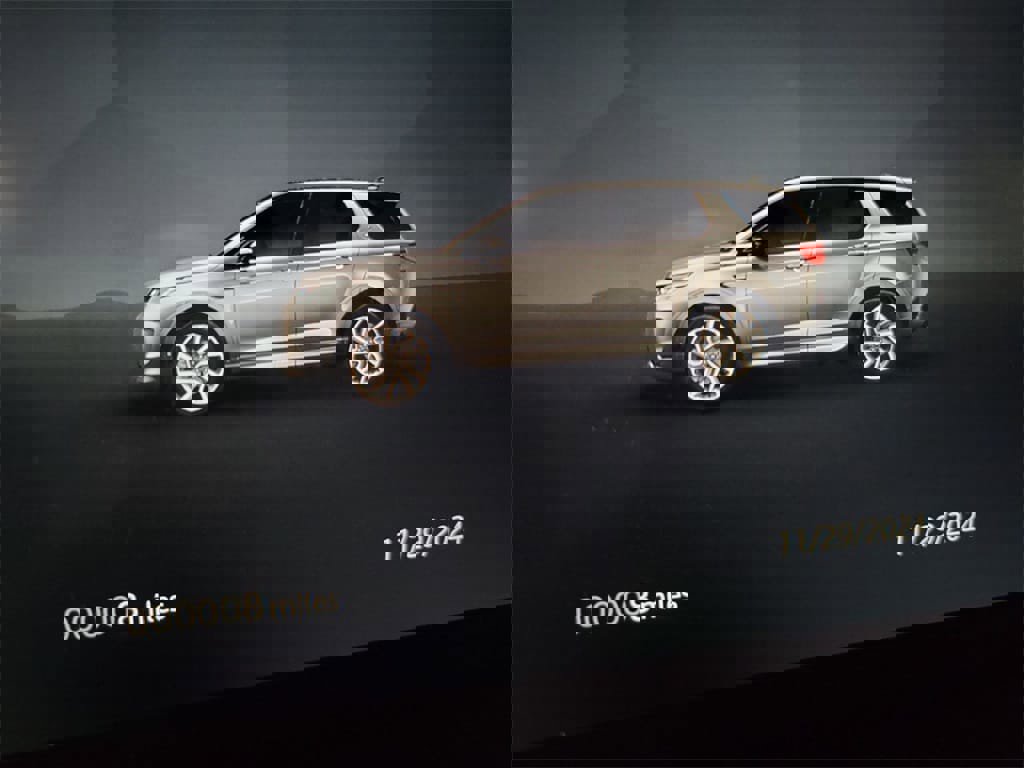 New 2025 Land Rover Discovery Sport Dynamic SE image 18