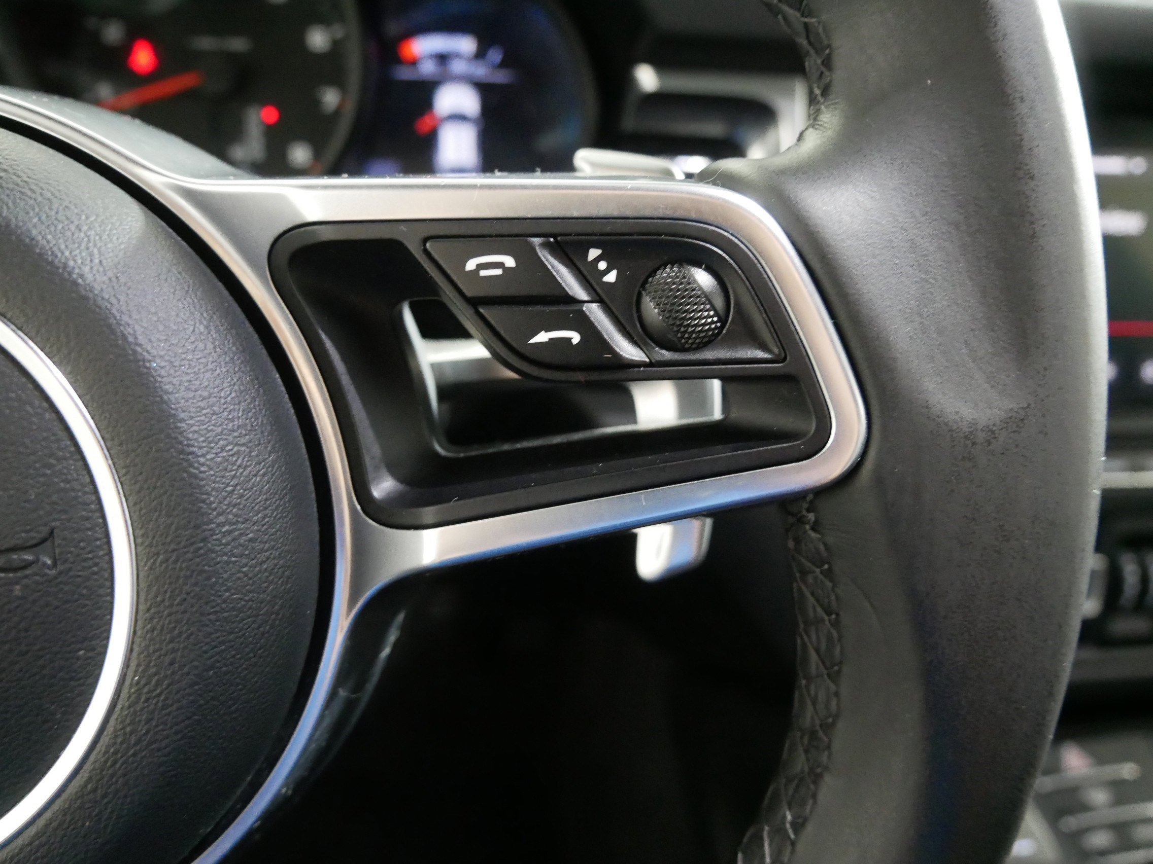 Used 2019 Porsche Macan image 28