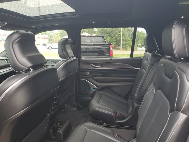 Used 2021 Jeep Grand Cherokee L Overland w/ Advanced Protech Group III AWD/4WD image 10
