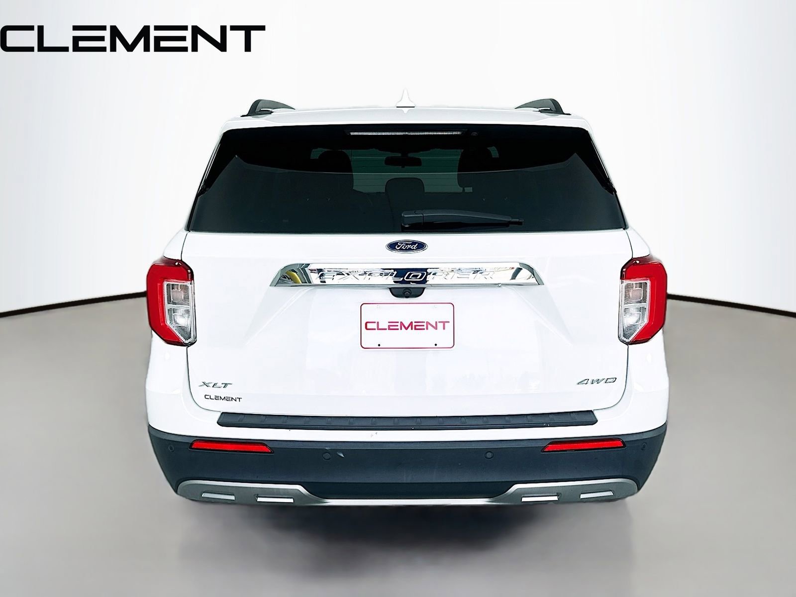 Used 2022 Ford Explorer XLT w/ Equipment Group 202A AWD/4WD image 8