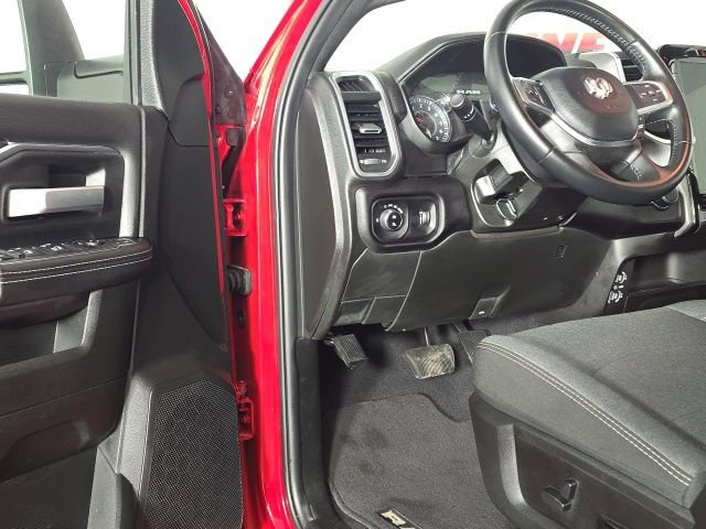 Used 2024 RAM 2500 Big Horn w/ Sport Appearance Package image 20