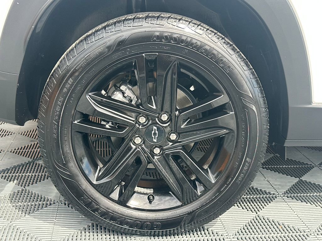 Used 2025 Chevrolet Trax ACTIV image 23