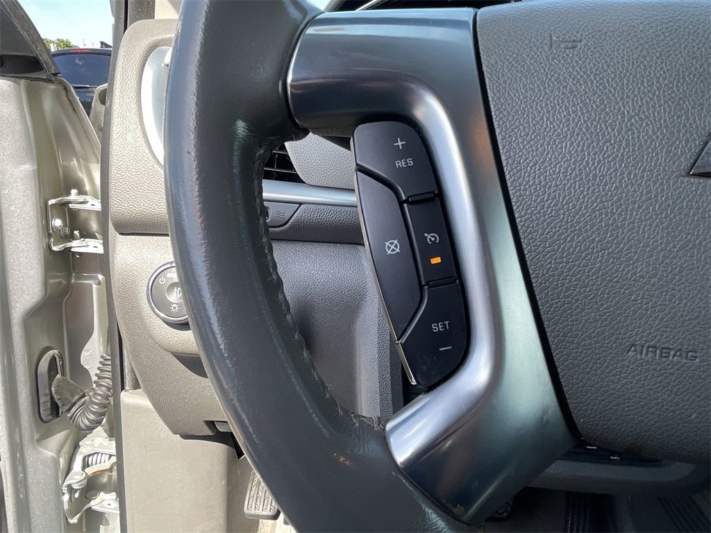 Used 2017 Chevrolet Traverse LT image 16