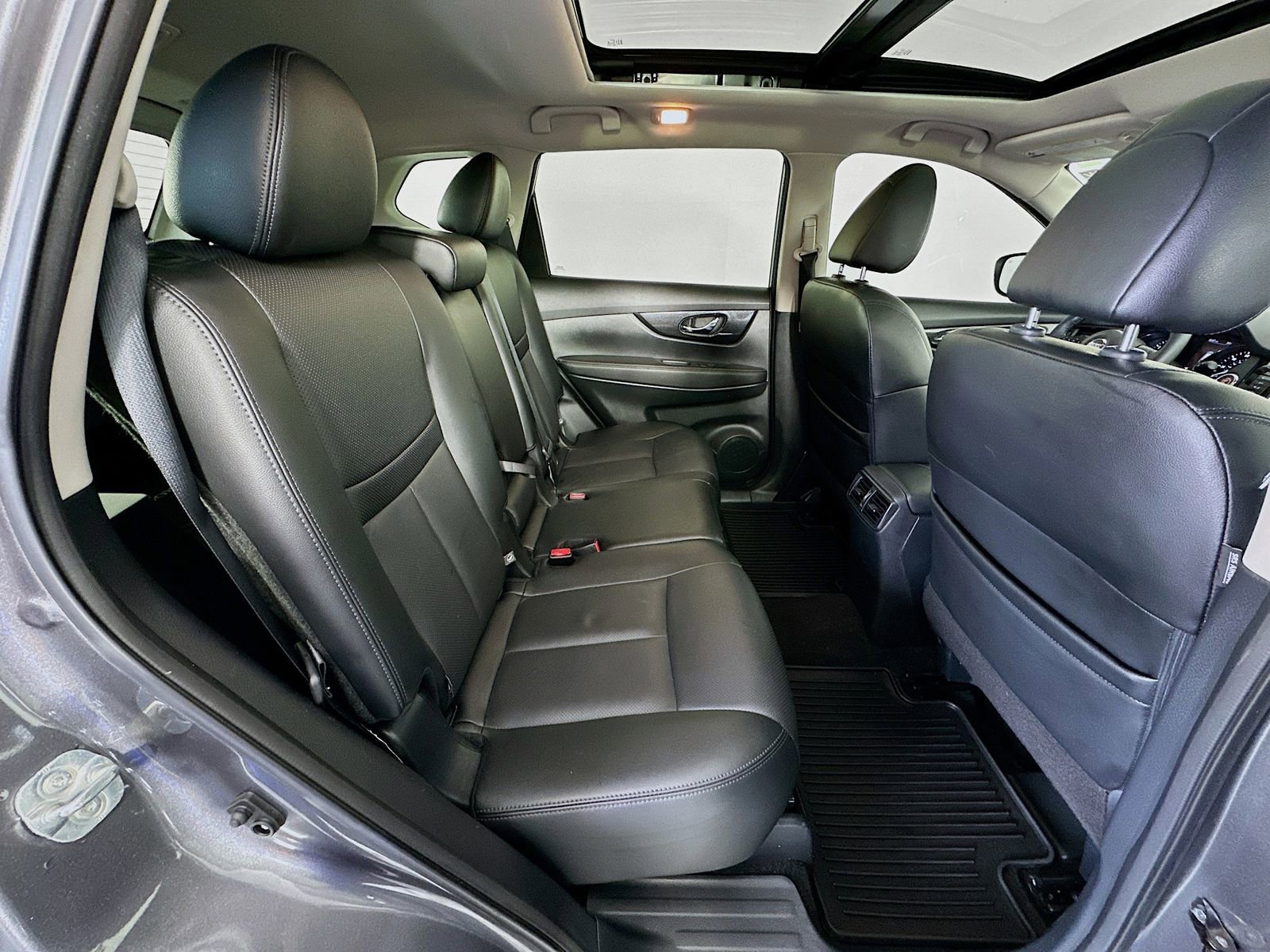 Used 2019 Nissan Rogue SL AWD/4WD image 43