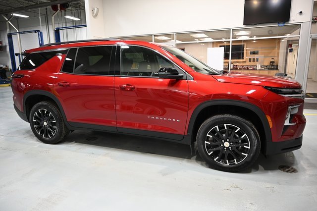 New 2026 Chevrolet Traverse LT w/ Sun and Wheel Package image 4
