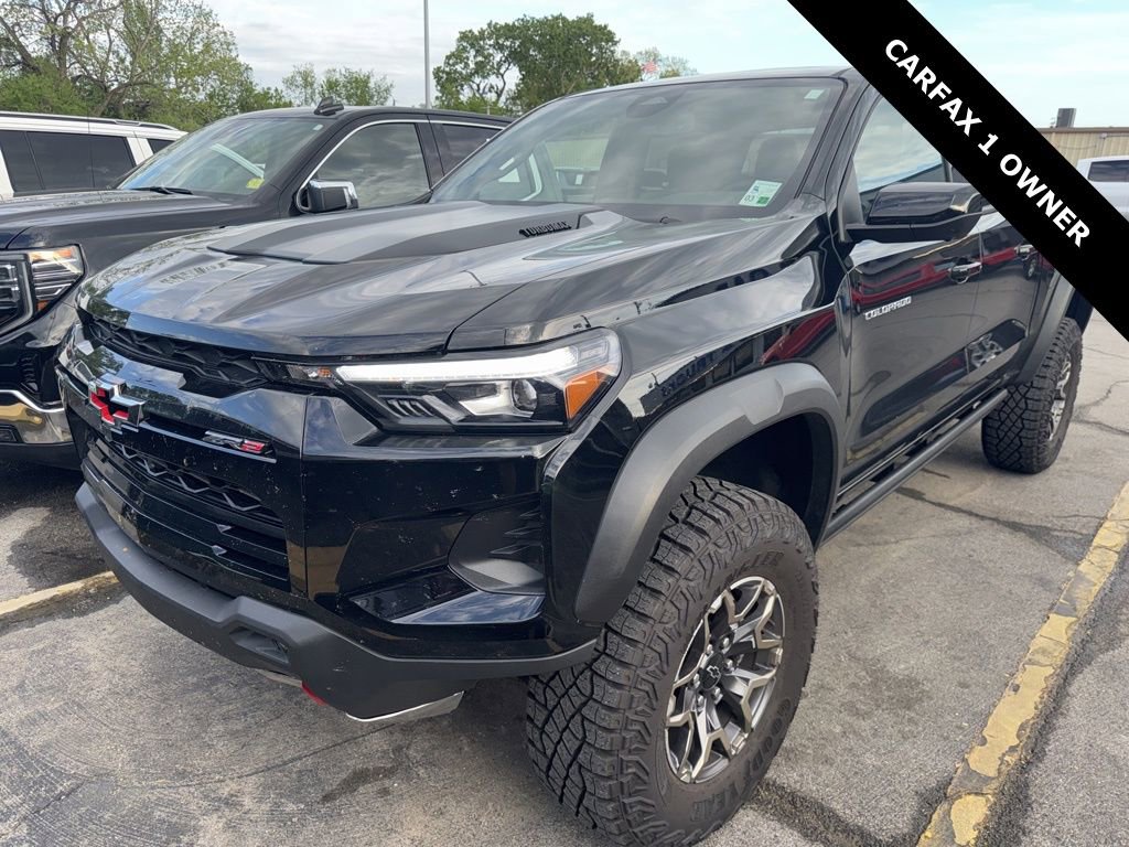 Used 2025 Chevrolet Colorado ZR2 w/ Technology Package image 4