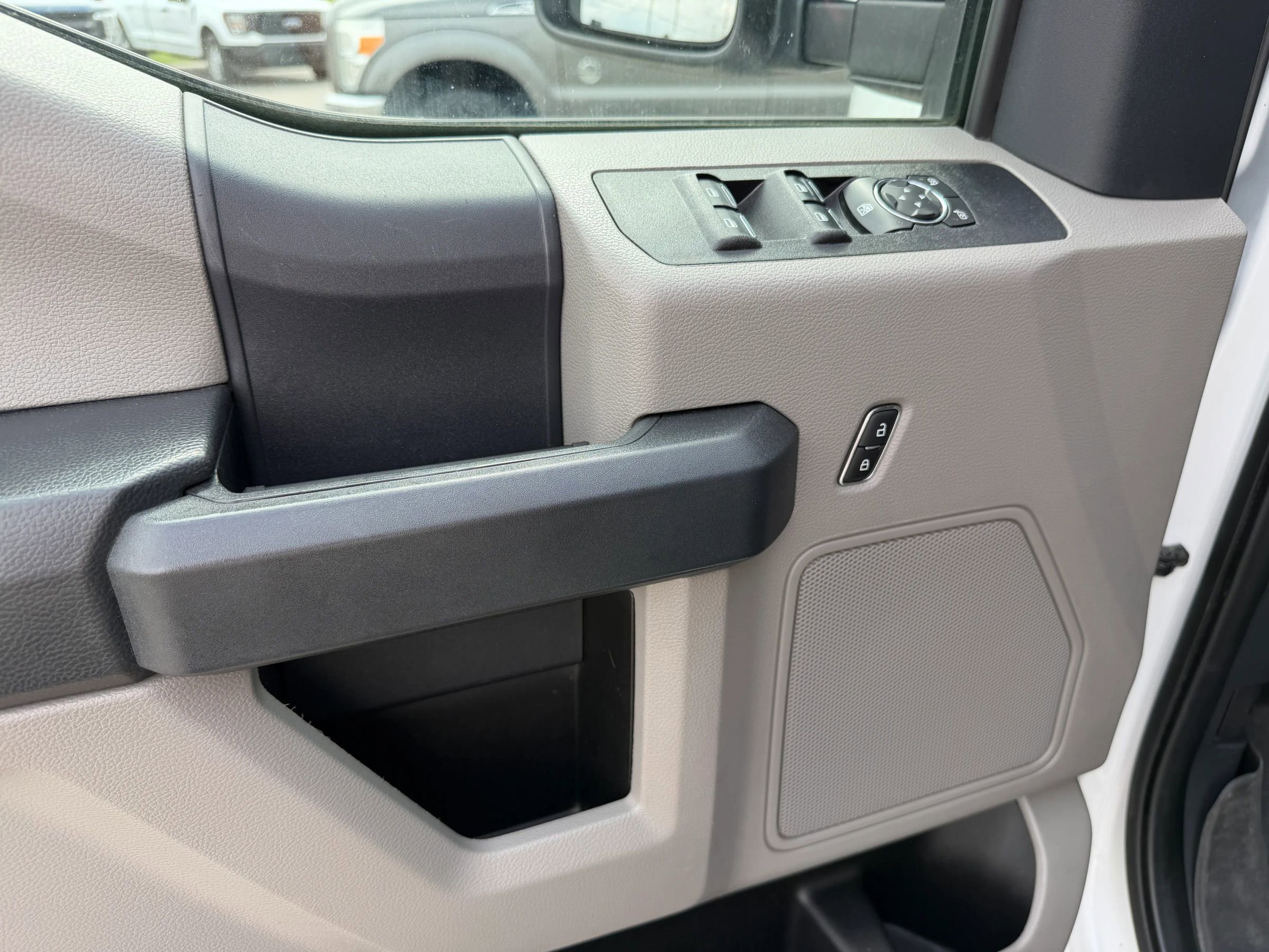 Used 2022 Ford F350 XL w/ Power Equipment Group AWD/4WD image 16