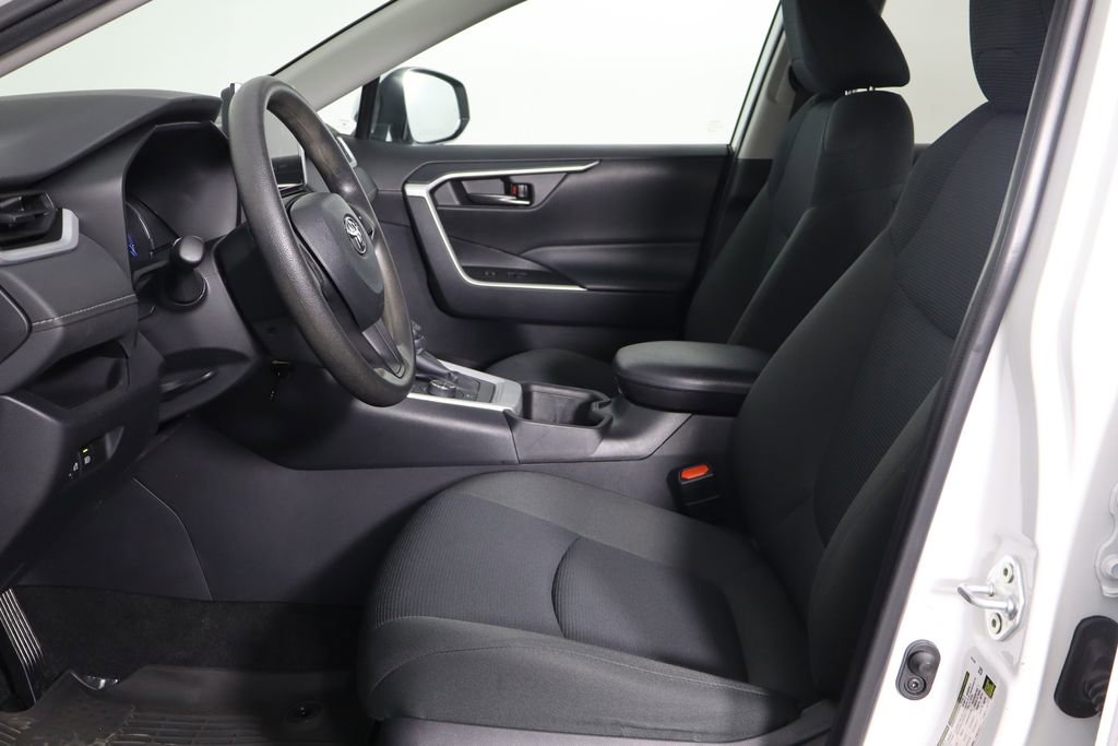 Used 2024 Toyota RAV4 LE AWD/4WD image 16