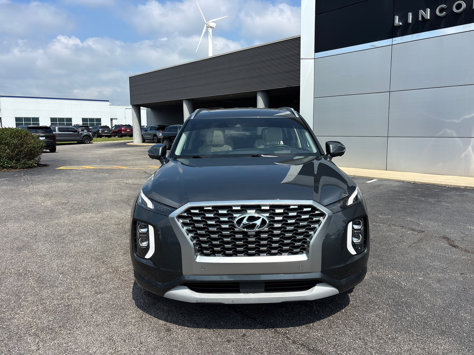 Used 2021 Hyundai Palisade Limited FWD image 2
