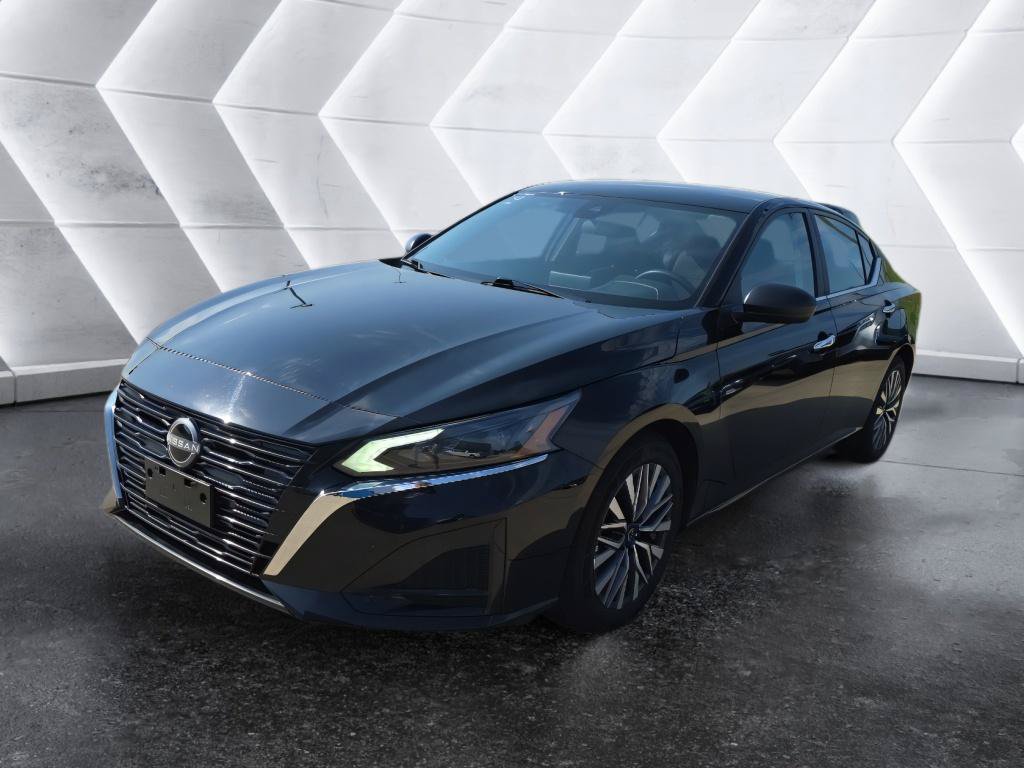 Used 2025 Nissan Altima 2.5 SV FWD image 1