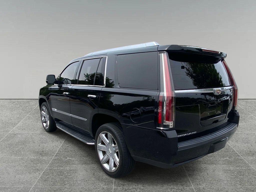 Used 2017 Cadillac Escalade Luxury AWD/4WD image 3