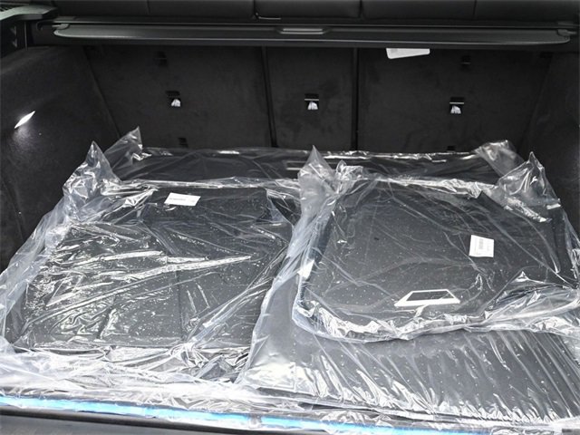 New 2026 BMW X5 xDrive50e w/ Climate Comfort Package image 15