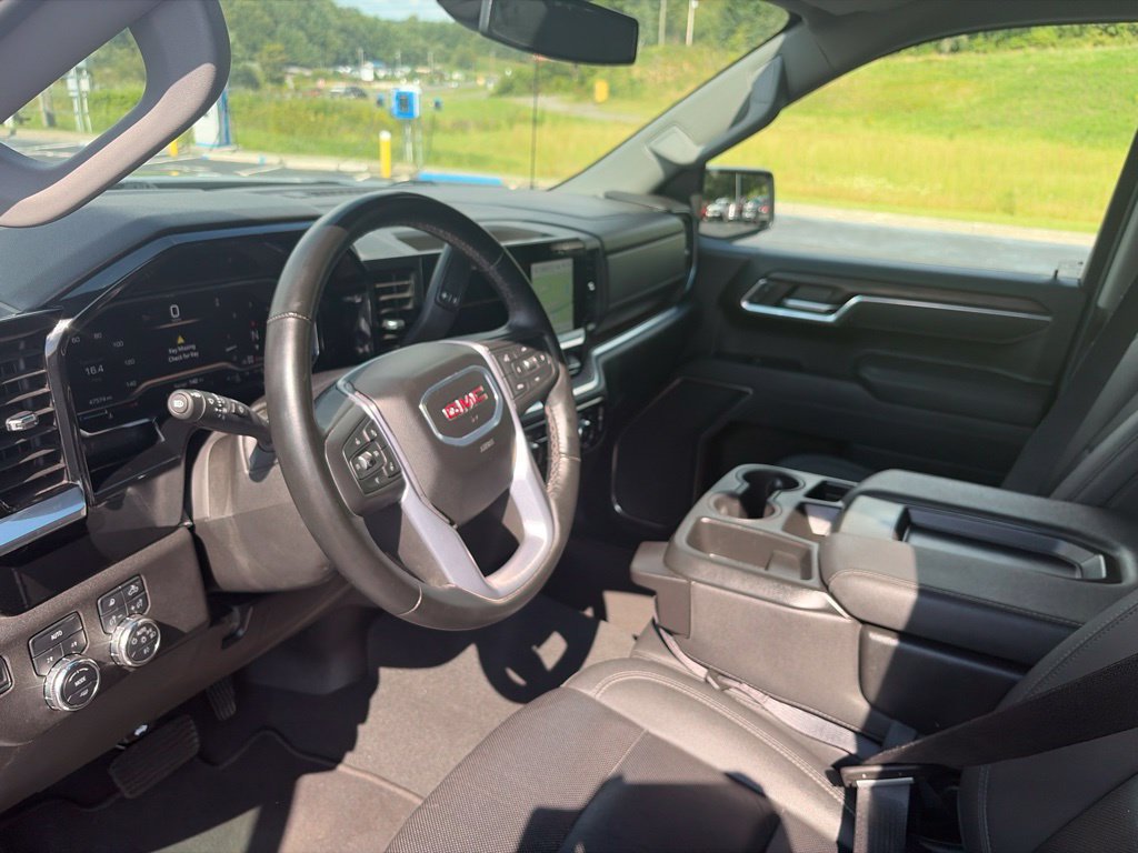 Used 2025 GMC Sierra 1500 SLT AWD/4WD image 18